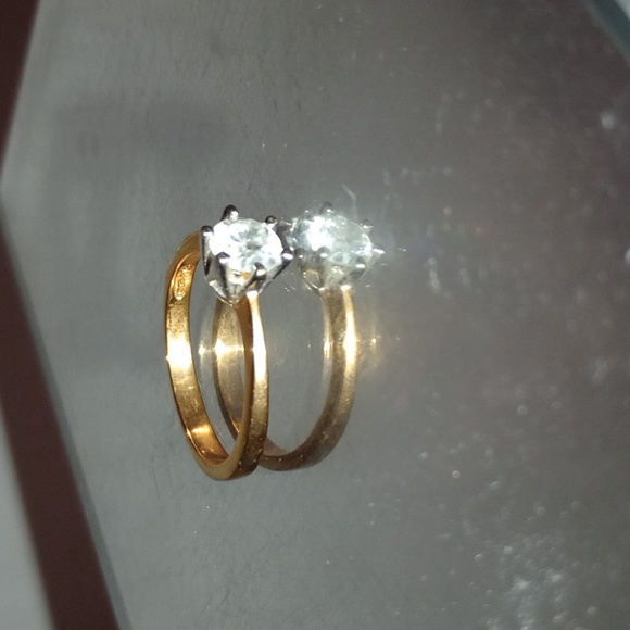 Avon Jewelry - Gold tone ring